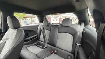 MINI Hatchback Cooper S Level 2