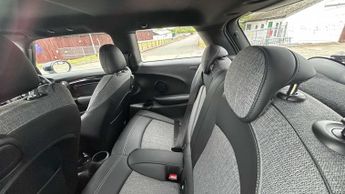MINI Hatchback Cooper S Level 2