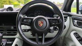 Porsche Macan Estate 