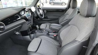 MINI Hatchback Cooper S Level 2