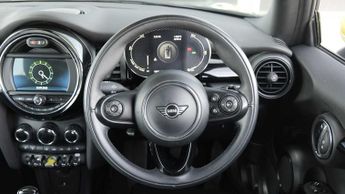 MINI Hatchback Cooper S Level 2