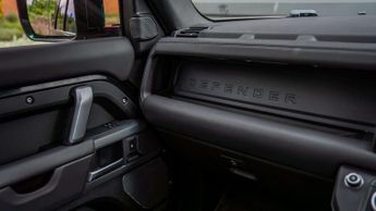 Land Rover Defender X-Dynamic HSE