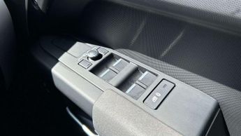 Land Rover Defender S