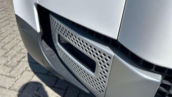 Land Rover Defender S