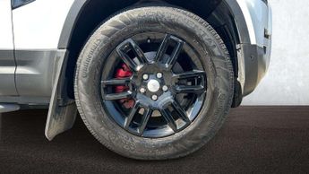 Land Rover Defender S