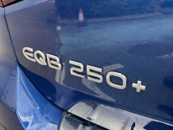Mercedes-Benz EQB AMG Line Premium