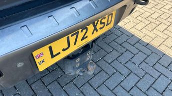 Land Rover Defender X-Dynamic SE