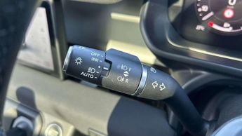 Land Rover Defender X-Dynamic SE