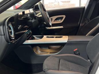 Mercedes-Benz Cla AMG Line Premium Edition