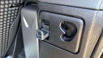 Land Rover Defender X-Dynamic SE