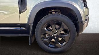 Land Rover Defender X-Dynamic SE