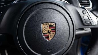 Porsche Cayman 