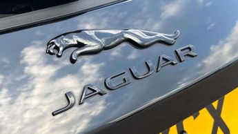 Jaguar F-PACE R-Dynamic SE Black