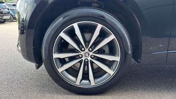 Jaguar F-PACE R-Dynamic SE Black