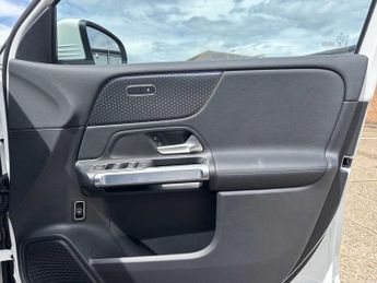 Mercedes-Benz EQB Sport Executive