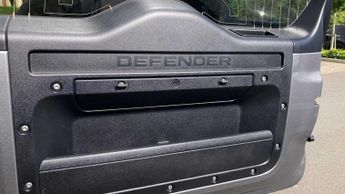 Land Rover Defender X-Dynamic HSE