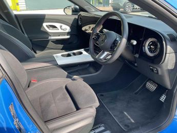Mercedes-Benz Cla AMG Line Premium Edition