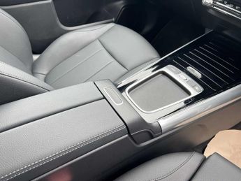 Mercedes-Benz EQA Sport Executive