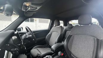 MINI Hatchback Cooper S Level 2