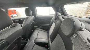 MINI Hatchback Cooper S Level 2