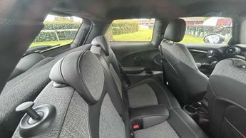 MINI Hatchback Cooper S Level 2