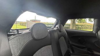 MINI Hatchback Cooper S Level 2