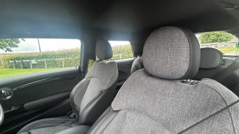 MINI Hatchback Cooper S Level 2