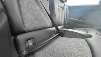 MINI Hatchback Cooper S Level 2