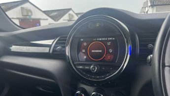 MINI Hatchback Cooper S Level 2