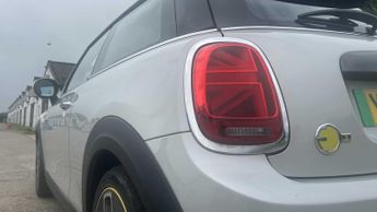 MINI Hatchback Cooper S Level 2