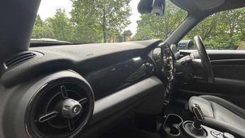 MINI Hatchback Cooper S Level 2