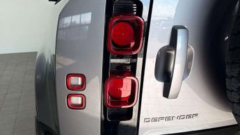 Land Rover Defender X-Dynamic HSE