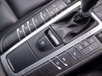 Porsche Macan Estate 
