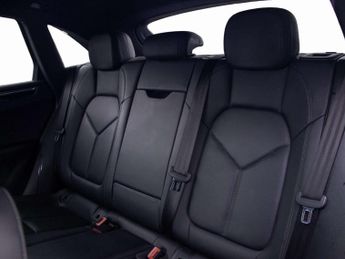 Porsche Macan Estate 