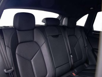 Porsche Macan Estate 