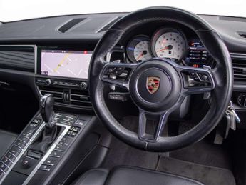 Porsche Macan Estate 