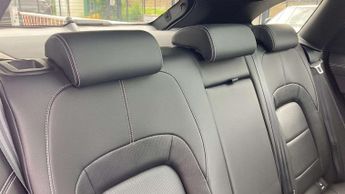 Jaguar F-PACE R-Dynamic Black