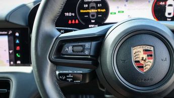 Porsche Taycan 
