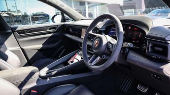 Porsche Macan Electric 