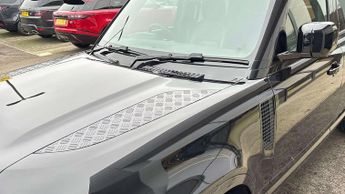 Land Rover Defender X-Dynamic HSE