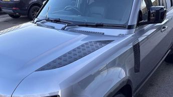 Land Rover Defender X-Dynamic SE