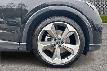 Audi Q4 Black Edition