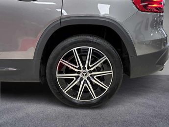 Mercedes-Benz EQB AMG Line Executive