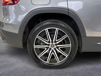 Mercedes-Benz EQB AMG Line Executive