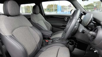 MINI Hatchback Cooper S Level 2