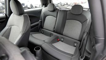 MINI Hatchback Cooper S Level 2
