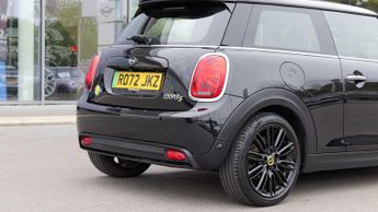 MINI Hatchback Cooper S Level 2