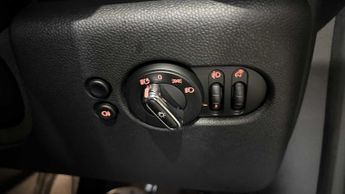 MINI Hatchback Cooper S Level 2