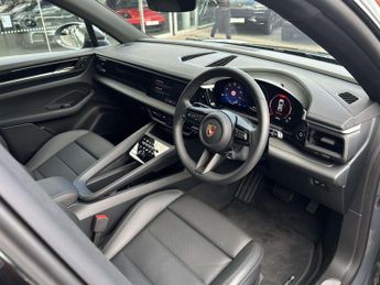 Porsche Macan Electric 