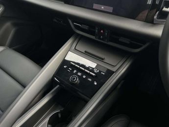 Porsche Macan Electric 